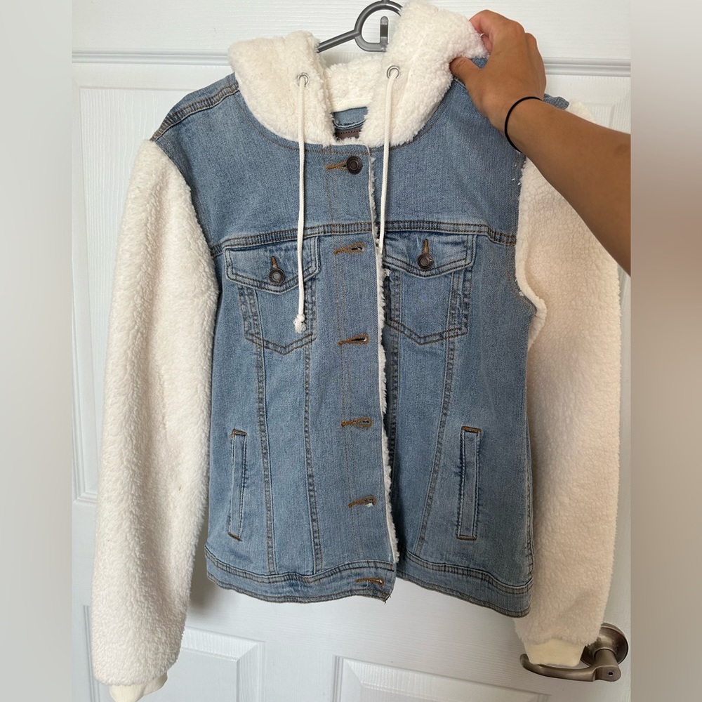 Maurice’s size small denim jacket